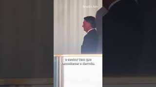 Bolsonaro ignora jornalistas ao ser questionado se irá reconhecer derrota [upl. by Aubyn838]