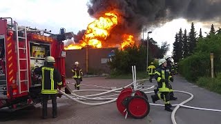 GROSSBRAND IN ERKRATH  Ehemaliger Tennisclub im Vollbrand  COBRALöschsystem im Einsatz [upl. by Corina]