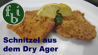 Schnitzel aus dem Dry Ager das sollte jeder einmal gegessen haben Ihr werdet sie lieben [upl. by Ylecic]