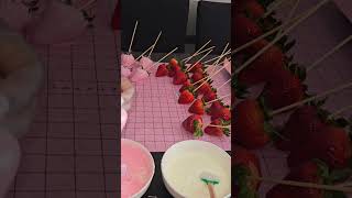 DIPPING STRAWBERRIES 🩷🩷🍓🍓 youtube youtubeshorts strawberries [upl. by Laenahtan569]