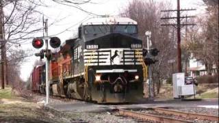 HD Norfolk Southern BNSF CSX GP151 and Lots of Leslie RS3L [upl. by Attenor]