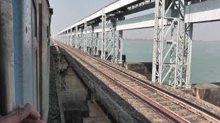 Crossing the Ganga on the Farakka Barrage  New JalpaiguriHowrah Shatabdi Mar 2 2013 [upl. by Haramat]