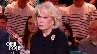 La reine Amanda Lear cartonne au théâtre  QuelleEpoque 16 mars [upl. by Lubow]