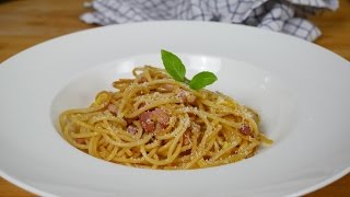 Spaghetti Carbonara  NUR 5 ZUTATEN  Einfach italienisch kochen [upl. by Gabi283]