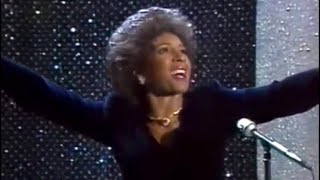 Dame Shirley Bassey  I Am What I Am Bei Bio 1985 [upl. by Kirenoj]