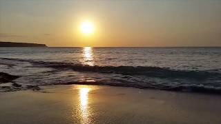 Bonita puesta de sol en el mar  Relajante sonido del oceano indico al atardecer [upl. by Little515]