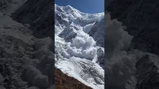 Snowslide is very Dangerous in Mountains mountains k2 gilgitbaltistan everest snow trekking [upl. by Elianora]