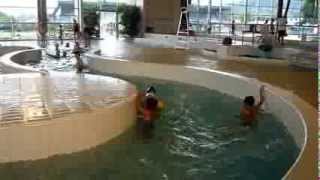 Les enfants à la piscine toboggan dAlès le 10 Juillet 2013 [upl. by Aillicec]