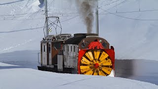 Dampfschneeschleuder Xrot 9213 der Rhätischen Bahn kurz aber schön Steam Snowblower in Action [upl. by Idnym]