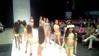 FERNANDO AULAR DESFILE TRAJE DE BAÑO III SEMTUR 2014 [upl. by Harriet622]