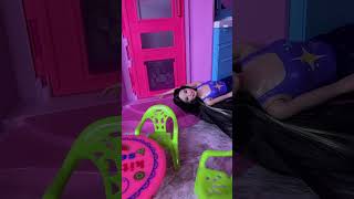 A Wandinha apareceu na casa das barbies barbies historiadebarbie youtubekids [upl. by Kally]