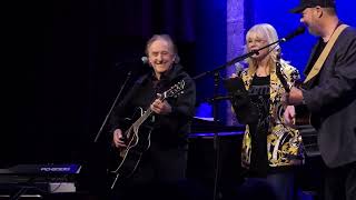 Denny Laine ft Nancy Wilson amp Christopher Cross  Mull Of Kintyre 31423 City Winery NYC [upl. by Kery641]