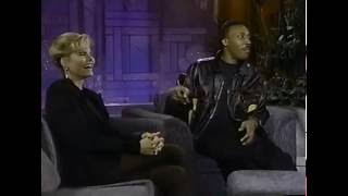 MARIEL HEMINGWAY HAS LOL FUN WITH ARSENIO [upl. by Einna]