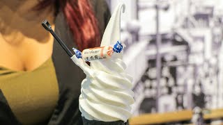 Matcha Tea amp Dessert in Toronto makes White Rabbit soft serve [upl. by Einahpetse159]