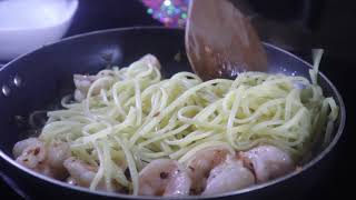 5 MINUTES Spaghetti Aglio e Olio Recipe [upl. by Braynard]