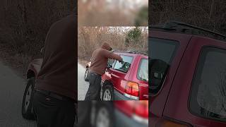 how do thieves break car window in 3 second [upl. by Adnarahs]