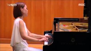 Yeol Eum Son plays Haydns Piano Sonata in F major HobXVI23 [upl. by Yruy309]