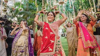 टीना अंबानी ने बेटे अनमोल की बारात में दिया सरप्राइज परफॉर्मेंस  Tina Ambani Dance At Anmol wedding [upl. by Yv]