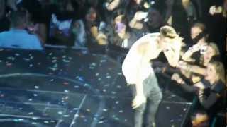 Justin bieber faints on stage London 02 arena 070313 [upl. by Akli]