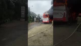 Un bus de la cooperativa Coactur se incendió en la vía Portoviejo  Montecristi Manabí [upl. by Aerdnaz]