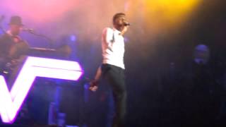 STROMAE quotMoules Fritesquot au festival des papillons de nuit [upl. by Nairde]