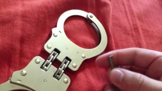 Peerless hinged handcuff review [upl. by Hgielime483]