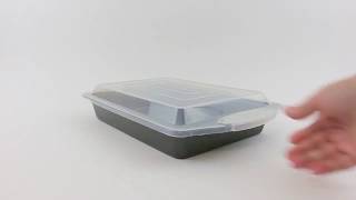 Review of Wilton 9 x 13 Inch Cake Pan with Lid [upl. by Abner]