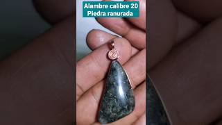 cómo hacer un DIJE con alambre Elaborando un colgante sencillo engarse para piedra ranurada 😃 [upl. by Namaj97]