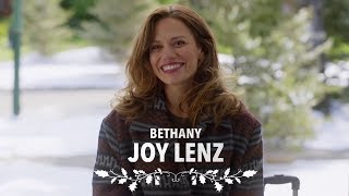 Trailer quotSnowed Inn Christmasquot avec Bethany Joy Lenz VOSTFR [upl. by Joappa]