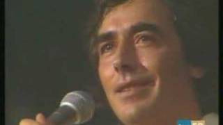 Joan Manuel Serrat  Esos locos bajitos Musica maestro 8 [upl. by Folsom]