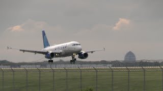 DO THEY NEED MORE PRACTICE United A319 Lands in Chicago on Runway 10R [upl. by Risa]