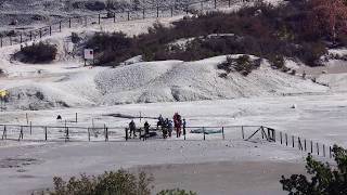 Pozzuoli tragedia alla Solfatara famiglia precipita nel cratere [upl. by Ethelin]