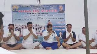 latest song Manoj Tiwari Yoga Dayदुनियाभर में मनाया गया योग दिवस Manoj Tiwari का दिखा खास अंदाज [upl. by Flossy669]