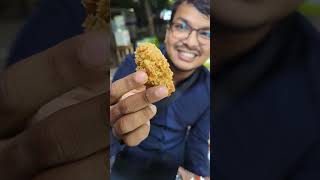 আজকে খেলাম মাত্র ১০ টাকায় চিকেন ফ্রাই। Best chicken fry in Dhaka streetfood food chickenfry [upl. by Aeikan]