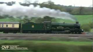 A GWR Castle at speed  5043 Earl of Mount Edgcumbe racing alongside the M5 [upl. by Adnwahsar183]