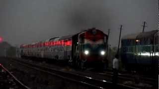 Twilight Action ET WDM2 VaranasiDadar Superfast overtakes my passenger at Gosalpur [upl. by Bower]