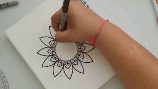 Como hacer Mandalas super facil y rapido  How To Draw Mandala Super Easy  Shantal Art [upl. by Kcorb]