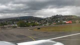 Landing at Tegucigalpa Toncontin Airport  Honduras [upl. by Mohammad]