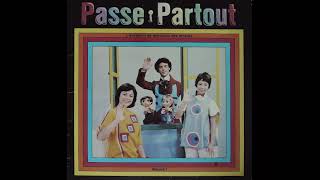 PassePartout  Les Chansons Volume 1  23  Les Vêtements 1980 [upl. by Alfonso272]