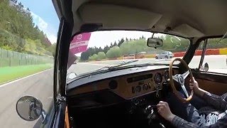 Spa Classic 2016Triumph GT6 gets held up by a Ferrari [upl. by Erwin]