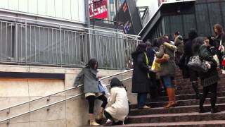 東京 地震 2011年3月11日 赤坂bizタワー 2 20110311 [upl. by Ynahpets95]