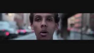 Stromae  Alors on danse official vidéoclip Lyrics Haut du clip seulement [upl. by Lolly]