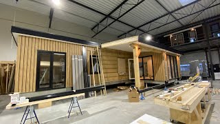 Prefab woningbouw hoe werkt dat bij Oosthuis [upl. by Tillion]