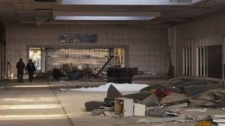 American shopping malls struggle to survive [upl. by Anelim]