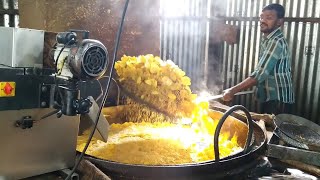 Kerala Nendran Banana Chips Making  how to make banana chips  kerala banana chips slicer machine [upl. by Tarryn]