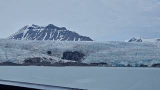 Mein Schiff 7 in Spitzbergen Billefjord Gletscher Pyramiden Gletschercocktail [upl. by Ennairac]