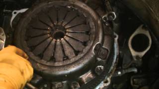 SUZUKI GRAND VITARA 2 0 hdi CLUTCH REMOVAL REPAIR [upl. by Aicnetroh]