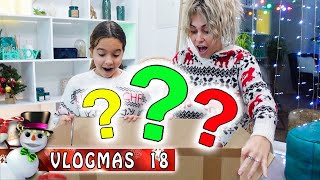 VLOGMAS 18  POURRIS GÂTÉS  😱 ON REÇOIT UN COLIS DE FOLIE [upl. by Aramen]