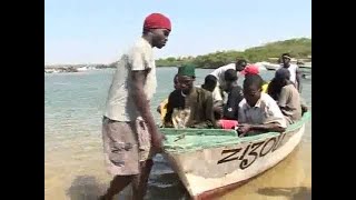 Saneex embarque dans une pirogue pour se rendre en Espagne  Yonou Ndaw [upl. by Notsirhc]