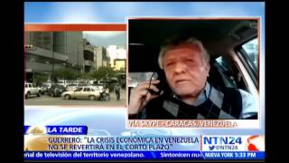 Economista asegura que las filas interminables son una muestra de que “la pobreza llegó a Venezuela” [upl. by Eiznekcam]